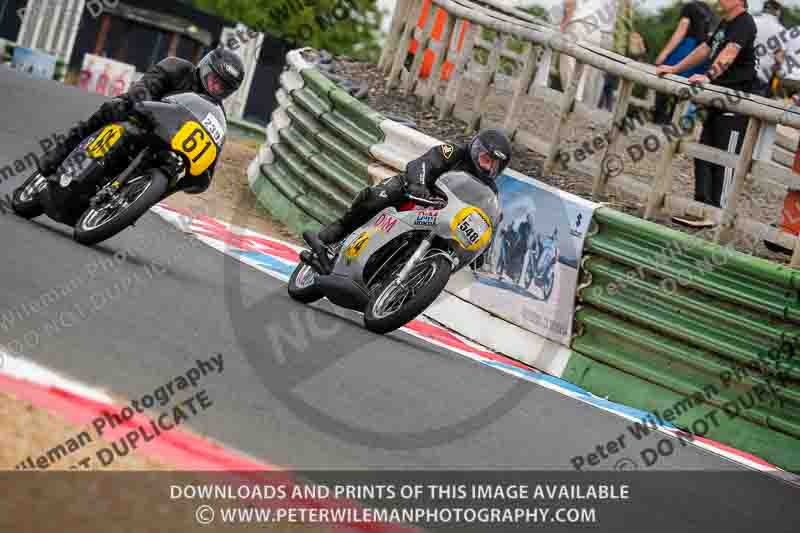 Vintage motorcycle club;eventdigitalimages;mallory park;mallory park trackday photographs;no limits trackdays;peter wileman photography;trackday digital images;trackday photos;vmcc festival 1000 bikes photographs